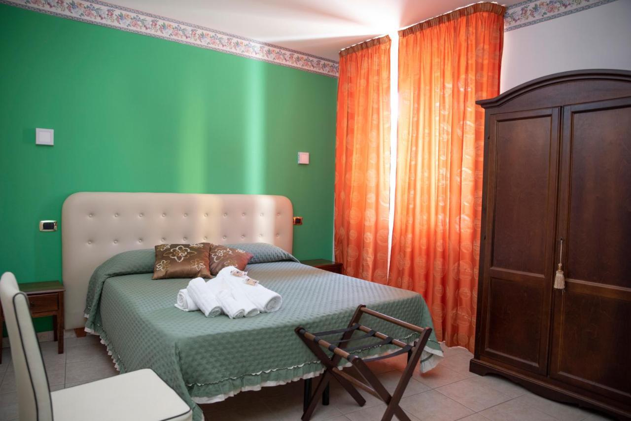 Carlo Five Bed & Breakfast Porto Empedocle Exterior foto